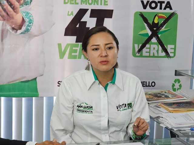 Cansados de los abusos de la alcaldesa de SPM, pobladores retienen y pasean a secretario del ayuntamiento y lo obligan a abrir negocios clausurados