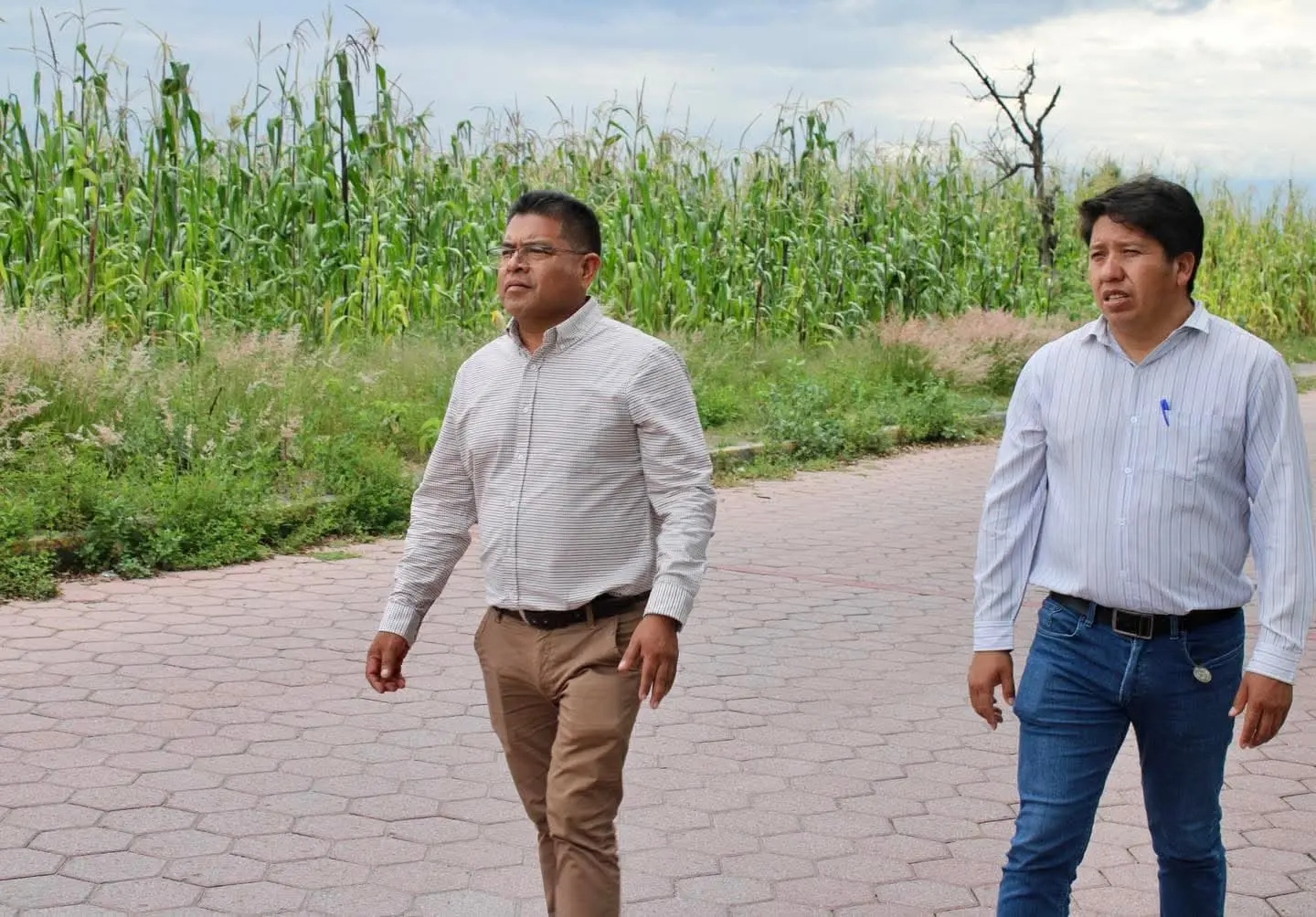 Director de obras de Quilehtla incumple normativa del OFS pero el alcalde lo protege