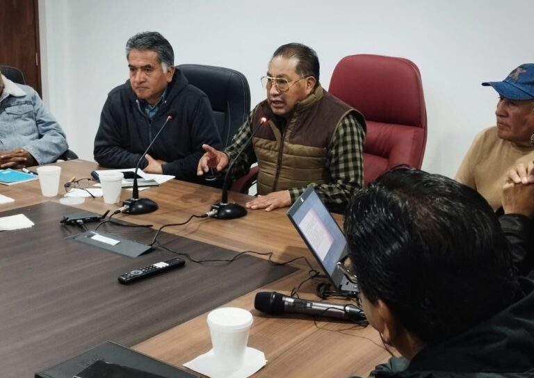 Deja alcalde de Ixtacuixtla sin salarios a trabajadores