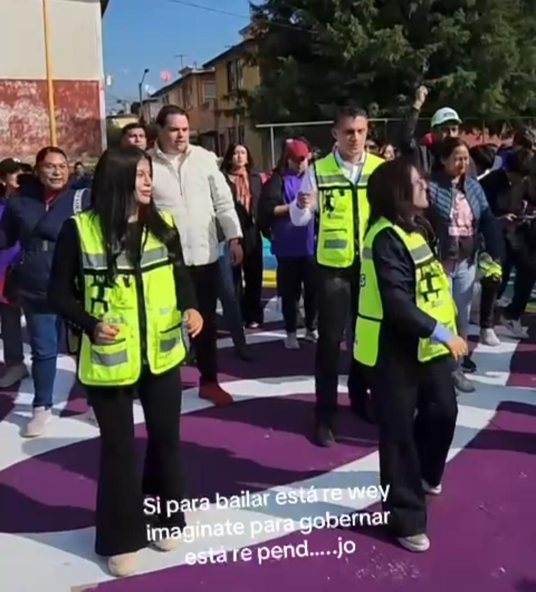 ¡Coordinación Cero! El Desastroso Baile del ‘Delfín’ de Lorena Cuéllar