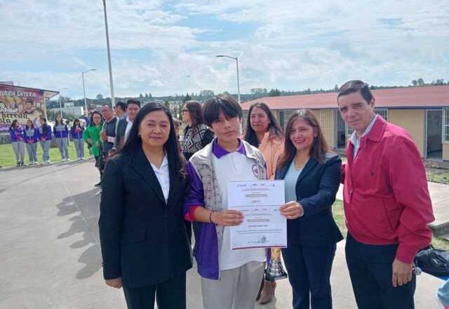En medio de fuertes reclamos por bajo nivel educativo, titular de Cebes se pasearía por Estados Unidos